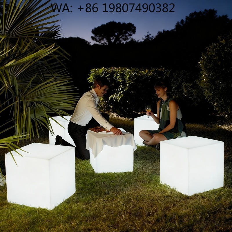 Outdoor Furniture Recycled Plastic - Meja Kubus LED PE Tahan UV,